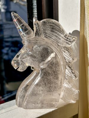 凛々しいハンサムなユニコーン🦄高品質ほんのりスモーキー水晶・１５cm超え特大 My best freind