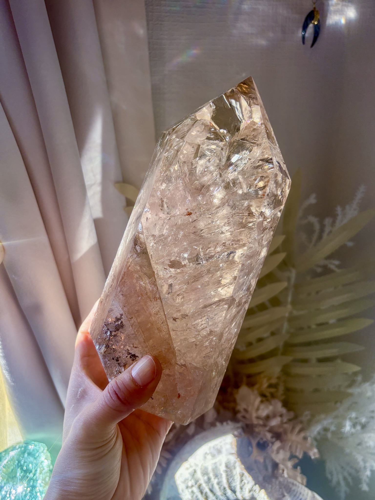 入手困難・世界でたった一つディープスモーキーピンク🩷最高品質ピンクアゼツライト特大タワー🌈の煌めき2.5kg高さ23cm! - 画像 (2)